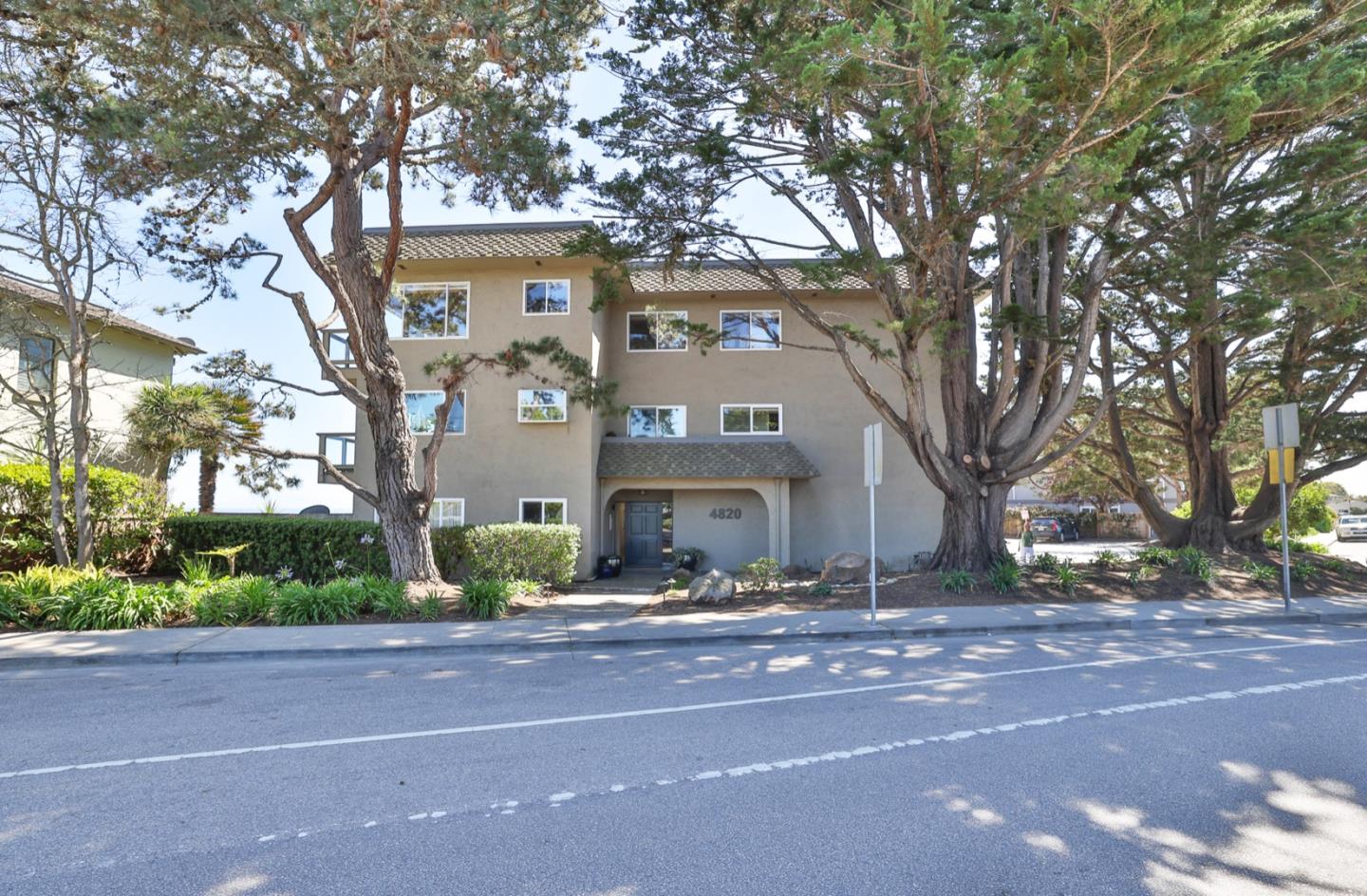 Detail Gallery Image 3 of 61 For 4820 Opal Cliff Dr #202,  Capitola,  CA 95010 - 2 Beds | 1 Baths