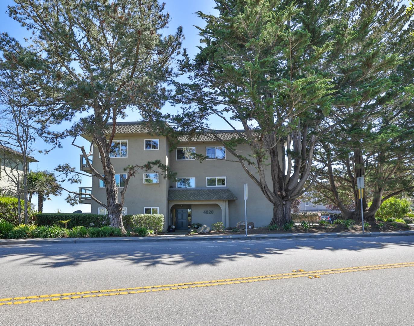 Detail Gallery Image 4 of 61 For 4820 Opal Cliff Dr #202,  Capitola,  CA 95010 - 2 Beds | 1 Baths