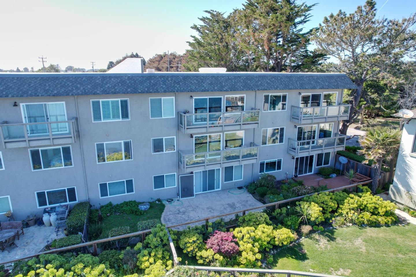 4820 Opal Cliff Dr 202, Capitola, CA 95010 2 Beds 1 Baths (Active