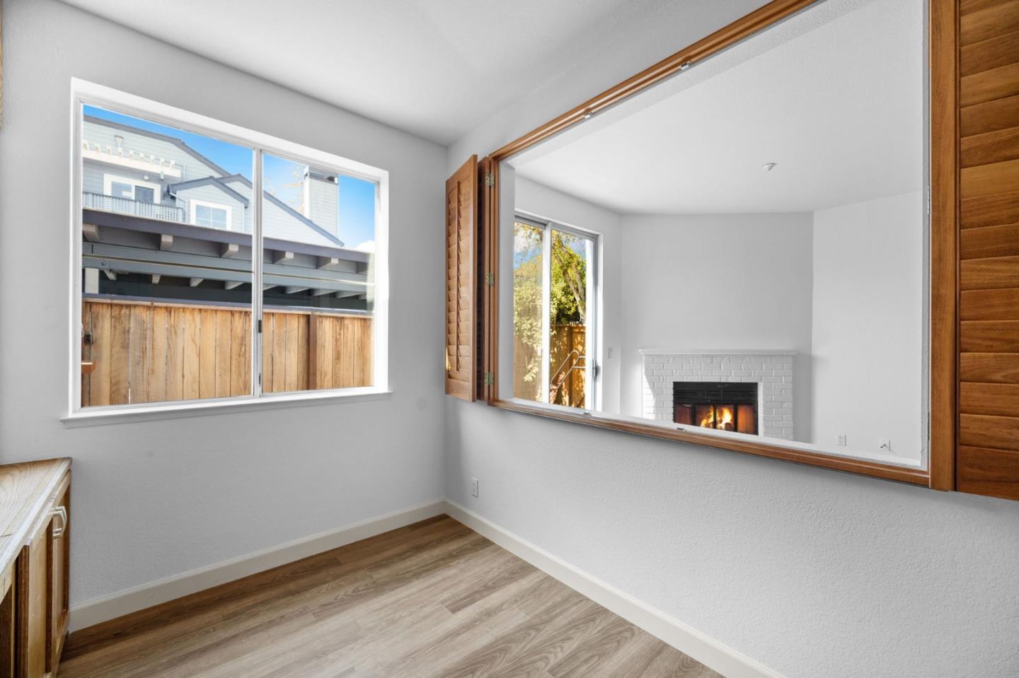 Detail Gallery Image 14 of 34 For 413 Cork Harbour Cir #C,  Redwood City,  CA 94065 - 1 Beds | 1 Baths