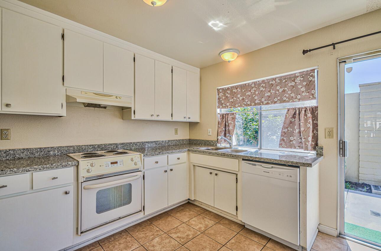 Detail Gallery Image 10 of 23 For 1748 Cherokee Dr, Salinas,  CA 93906 - 2 Beds | 1 Baths