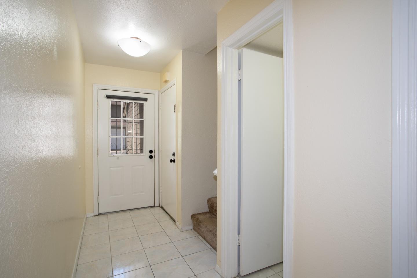 Detail Gallery Image 2 of 18 For 164 Rancho Manor Ct, San Jose,  CA 95111 - 2 Beds | 2/1 Baths