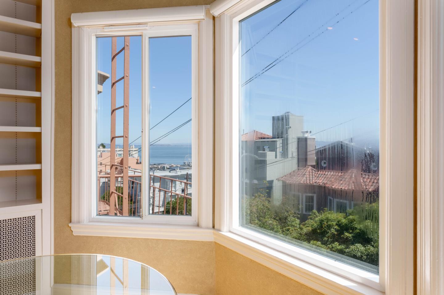 Detail Gallery Image 11 of 33 For 2033 Leavenworth St #E,  San Francisco,  CA 94133 - 1 Beds | 1 Baths