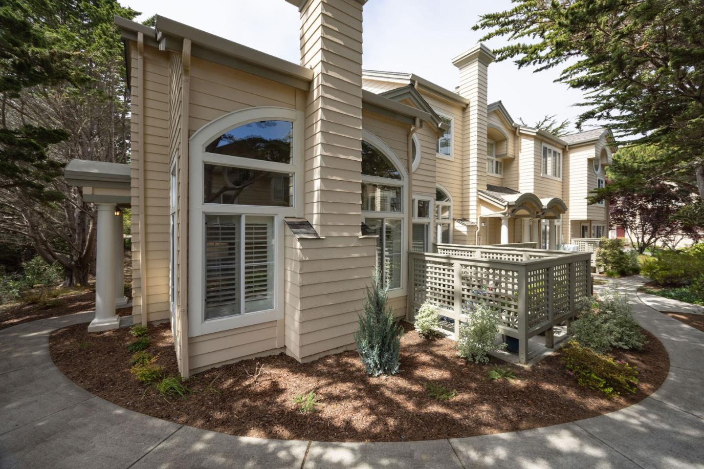 Detail Gallery Image 2 of 33 For 53 Patrick Way, Half Moon Bay,  CA 94019 - 3 Beds | 2/1 Baths
