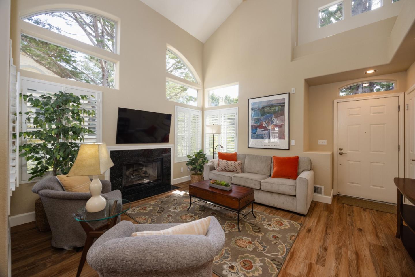 Detail Gallery Image 4 of 33 For 53 Patrick Way, Half Moon Bay,  CA 94019 - 3 Beds | 2/1 Baths