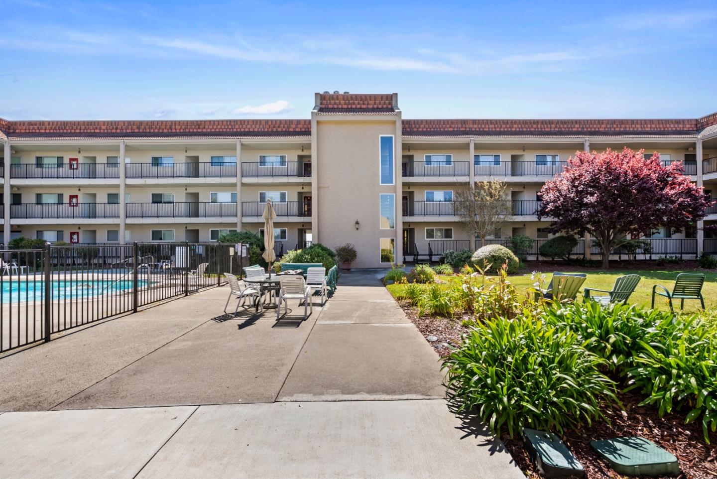 Detail Gallery Image 2 of 34 For 870 Park Ave #211,  Capitola,  CA 95010 - 2 Beds | 2 Baths