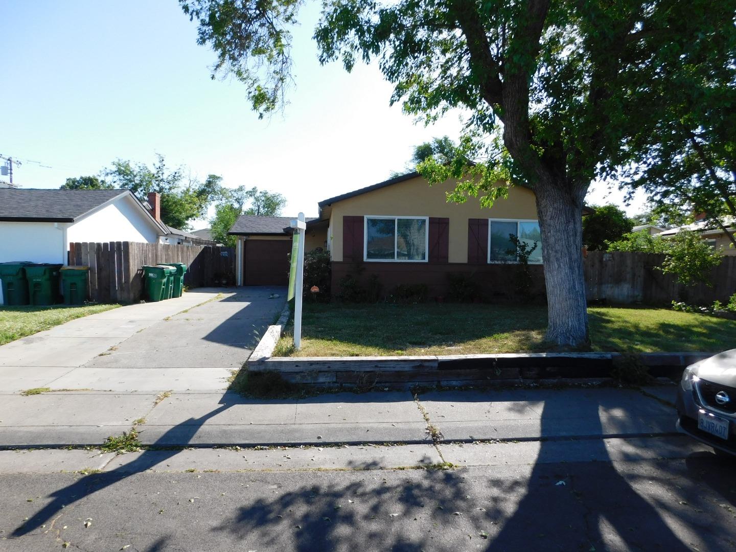 Photo of 5833 Linda Sue Dr in Stockton, CA