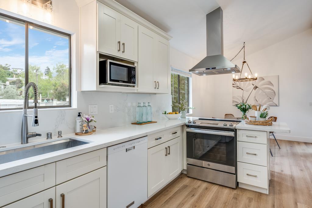 Detail Gallery Image 6 of 37 For 139 Bennett Rd, Aptos,  CA 95003 - 3 Beds | 2 Baths