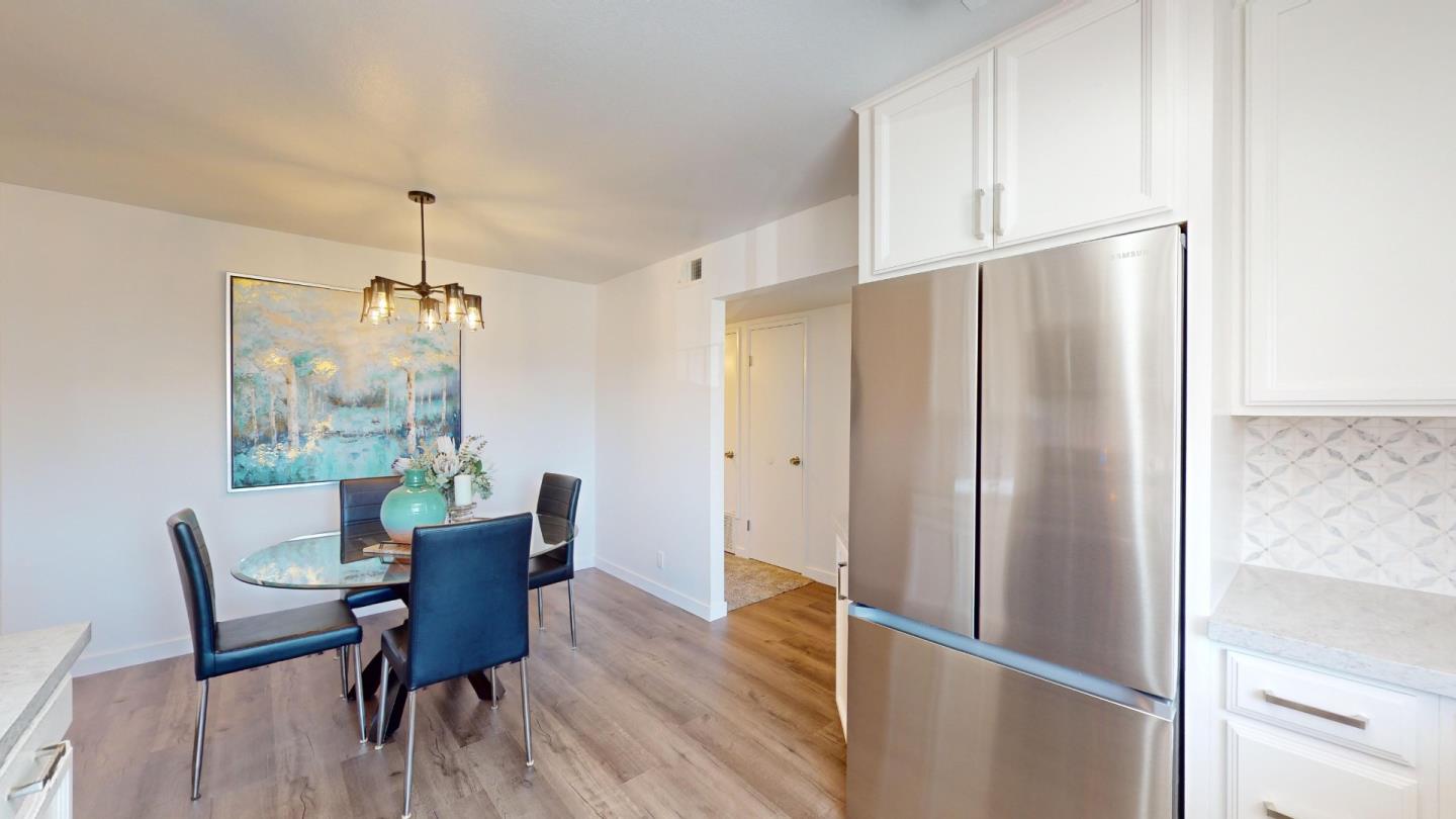 Detail Gallery Image 6 of 28 For 1031 Clyde Ave #104,  Santa Clara,  CA 95054 - 3 Beds | 2 Baths