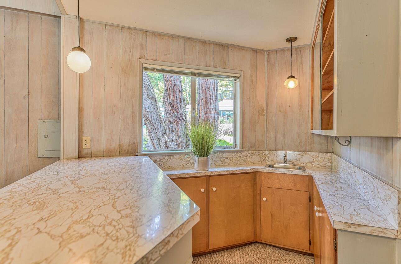 Detail Gallery Image 17 of 35 For 129 Monte Vista Dr, Monterey,  CA 93940 - 3 Beds | 2/1 Baths