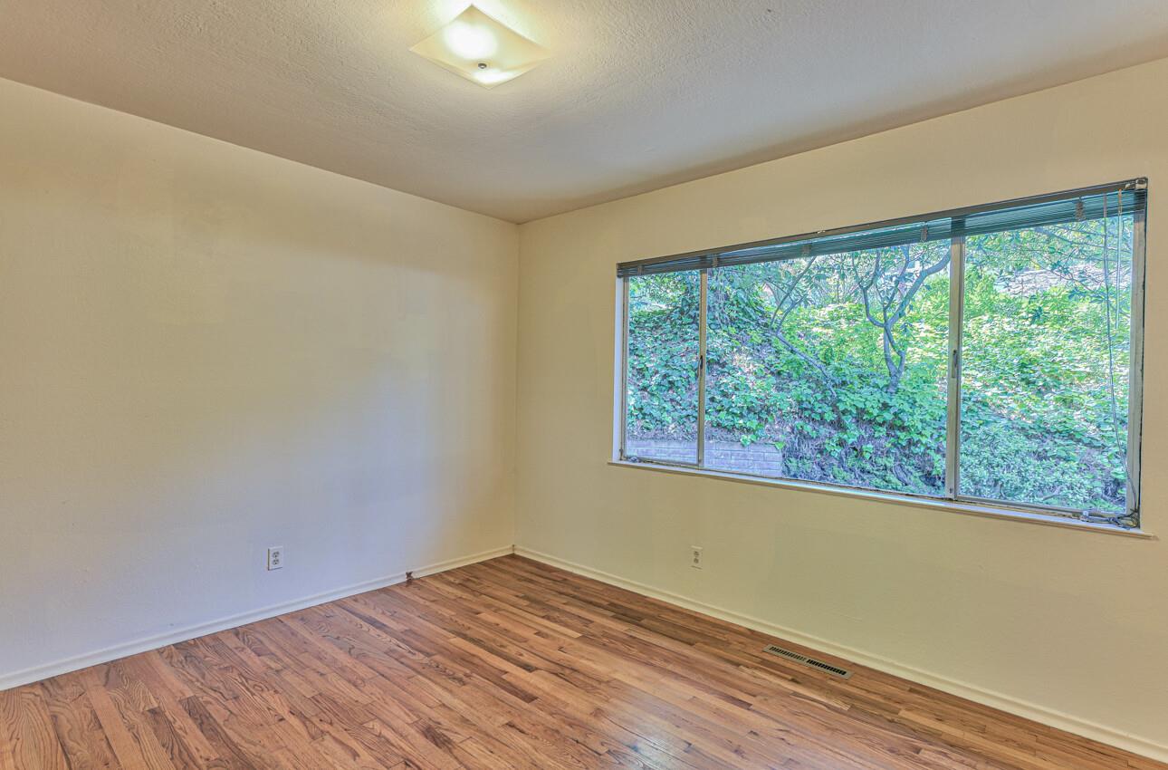 Detail Gallery Image 21 of 35 For 129 Monte Vista Dr, Monterey,  CA 93940 - 3 Beds | 2/1 Baths