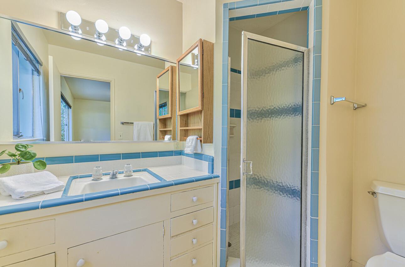Detail Gallery Image 23 of 35 For 129 Monte Vista Dr, Monterey,  CA 93940 - 3 Beds | 2/1 Baths