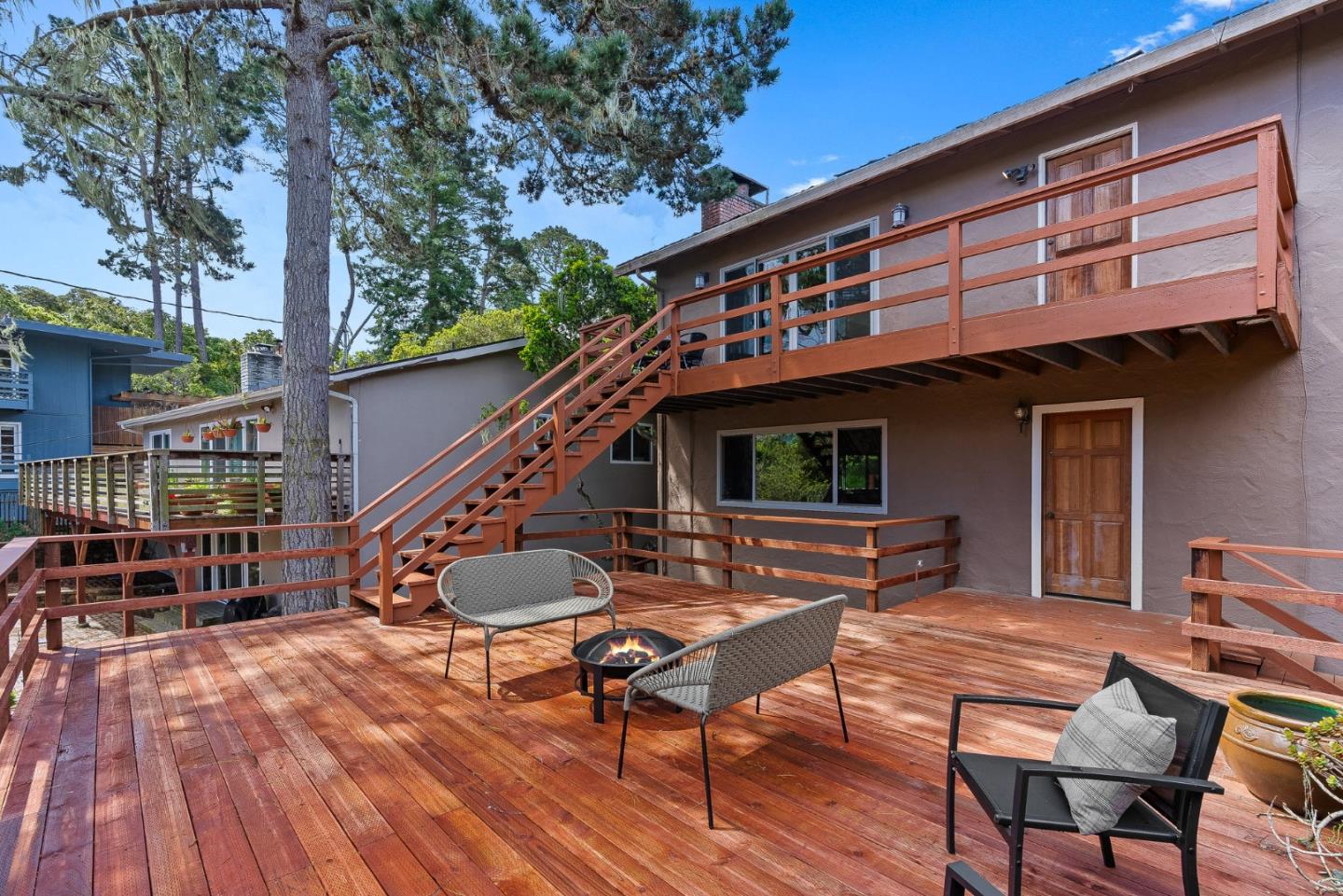 Detail Gallery Image 14 of 53 For 708 Toyon Dr, Monterey,  CA 93940 - 4 Beds | 4 Baths