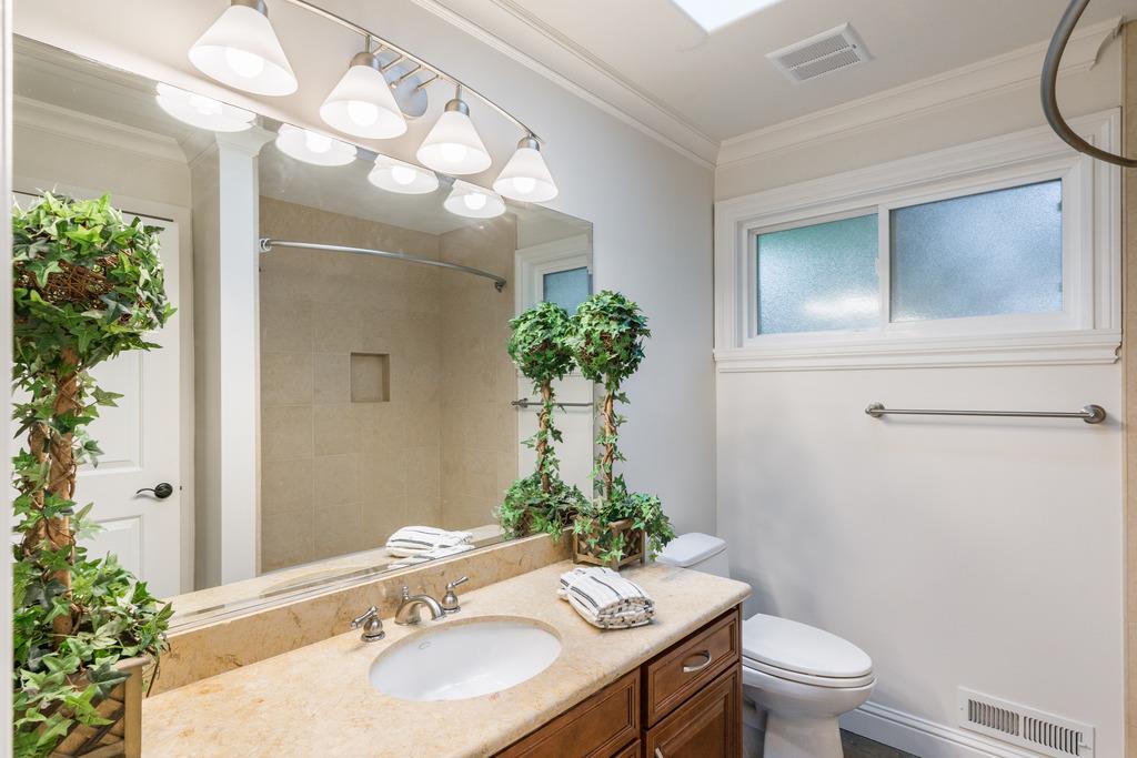 Detail Gallery Image 27 of 37 For 1831 Fordham Way, Mountain View,  CA 94040 - 3 Beds | 2 Baths