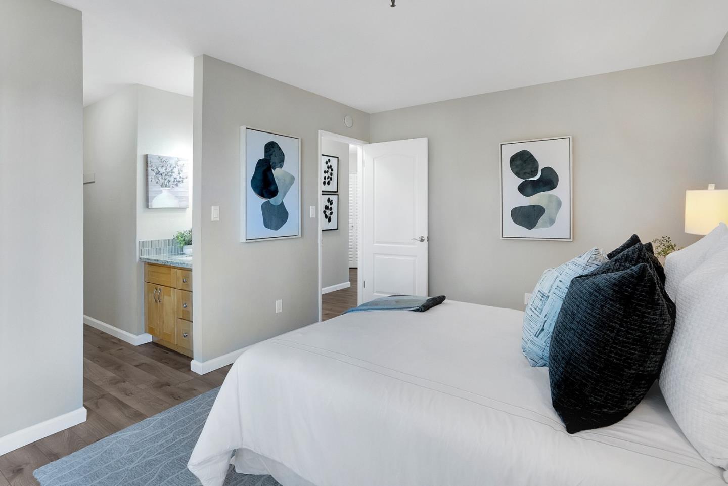 Detail Gallery Image 10 of 28 For 725 Mariposa Ave #105,  Mountain View,  CA 94041 - 1 Beds | 1 Baths