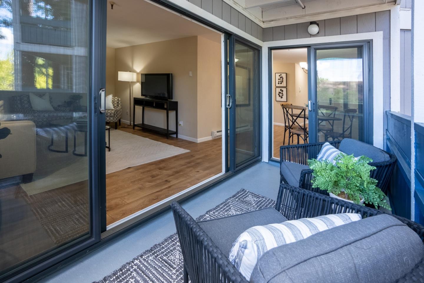 Detail Gallery Image 14 of 28 For 725 Mariposa Ave #105,  Mountain View,  CA 94041 - 1 Beds | 1 Baths