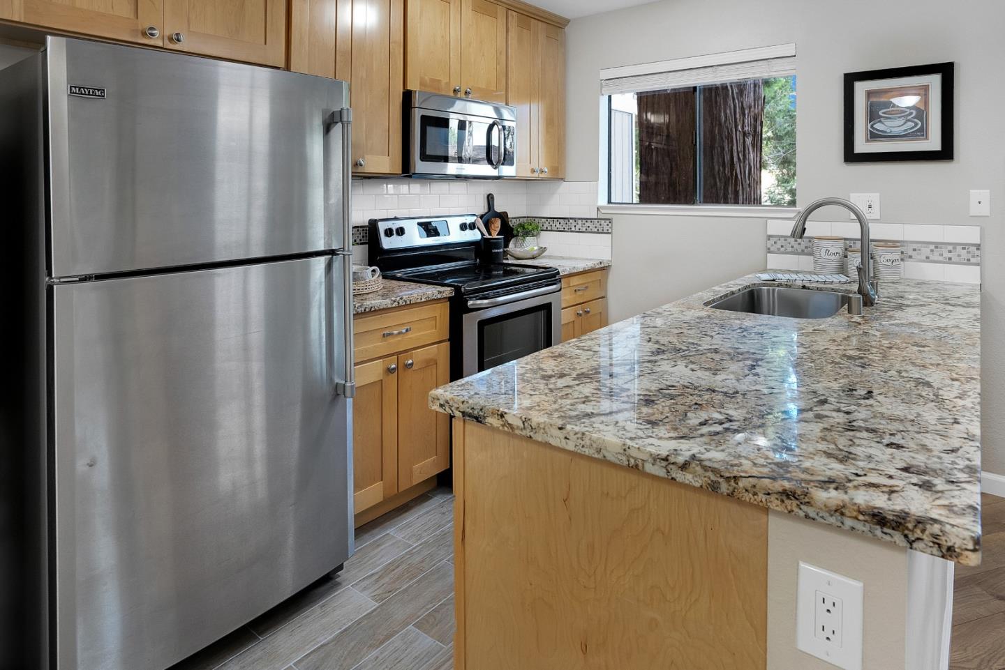 Detail Gallery Image 4 of 28 For 725 Mariposa Ave #105,  Mountain View,  CA 94041 - 1 Beds | 1 Baths