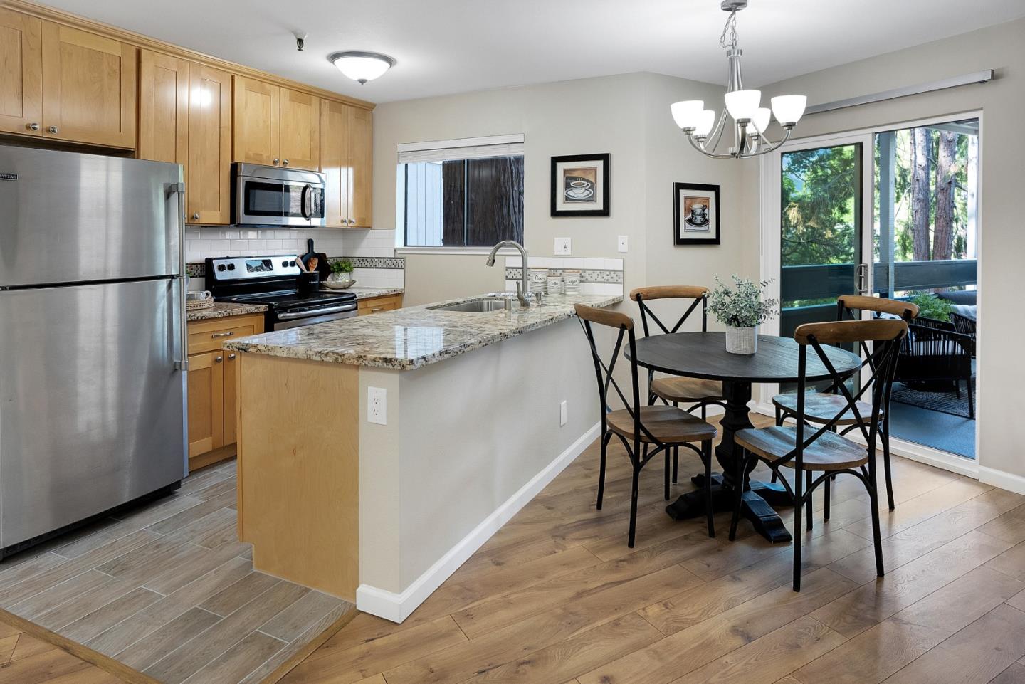 Detail Gallery Image 5 of 28 For 725 Mariposa Ave #105,  Mountain View,  CA 94041 - 1 Beds | 1 Baths
