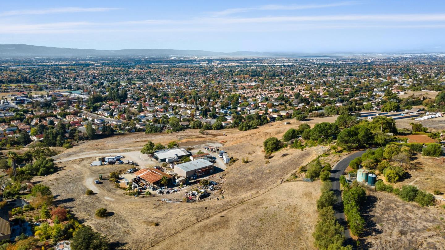 Detail Gallery Image 1 of 32 For 3465 Varner Ct, San Jose,  CA 95132 - 3 Beds | 2 Baths