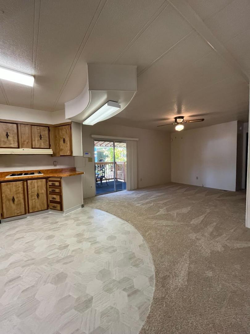 Detail Gallery Image 5 of 16 For 104 Crespi Way #104,  Watsonville,  CA 95076 - 2 Beds | 2 Baths