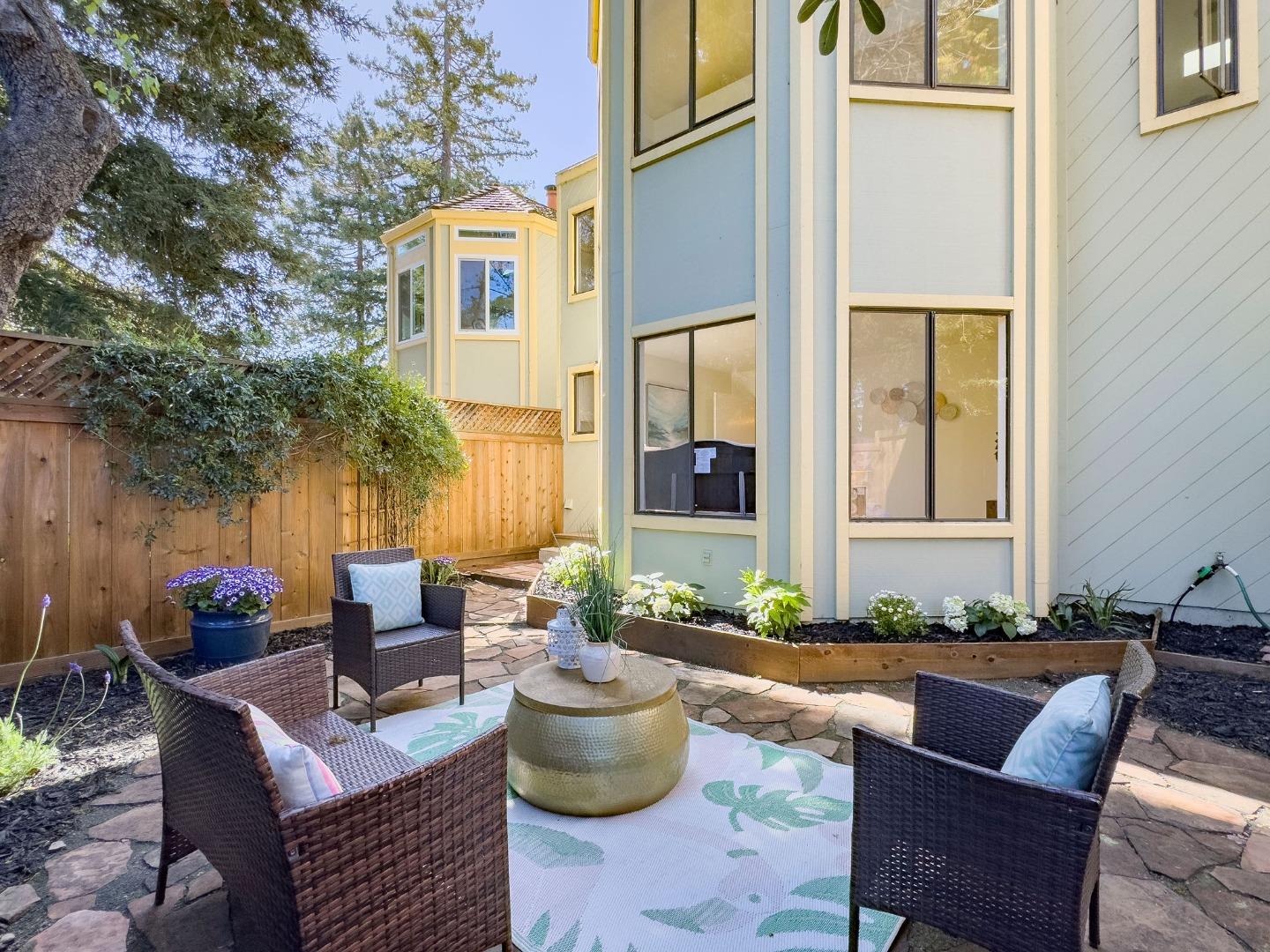 Detail Gallery Image 24 of 34 For 620 Mariposa Ave #3,  Mountain View,  CA 94041 - 2 Beds | 2 Baths