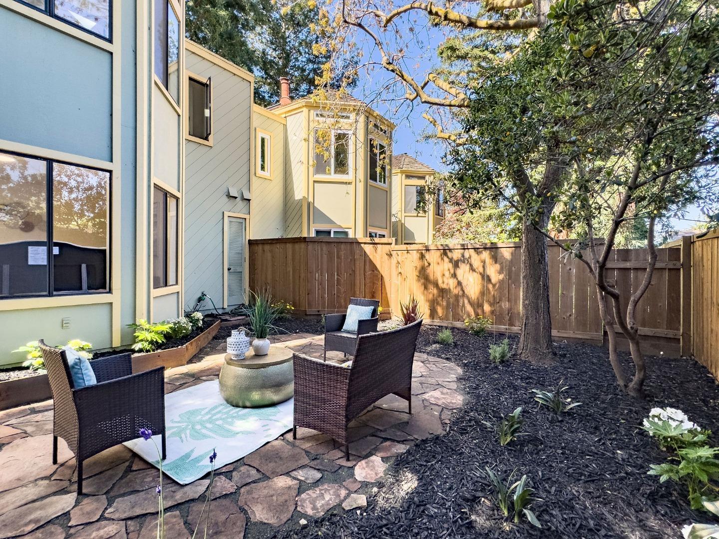 Detail Gallery Image 27 of 34 For 620 Mariposa Ave #3,  Mountain View,  CA 94041 - 2 Beds | 2 Baths