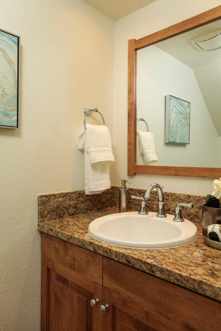 Detail Gallery Image 10 of 25 For 201 Ada Ave #25,  Mountain View,  CA 94043 - 2 Beds | 2/1 Baths