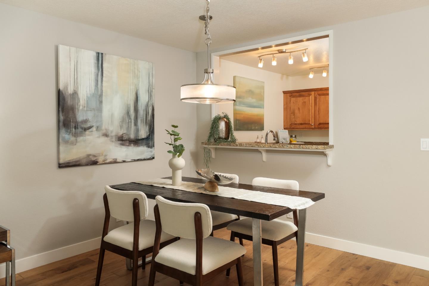 Detail Gallery Image 7 of 25 For 201 Ada Ave #25,  Mountain View,  CA 94043 - 2 Beds | 2/1 Baths