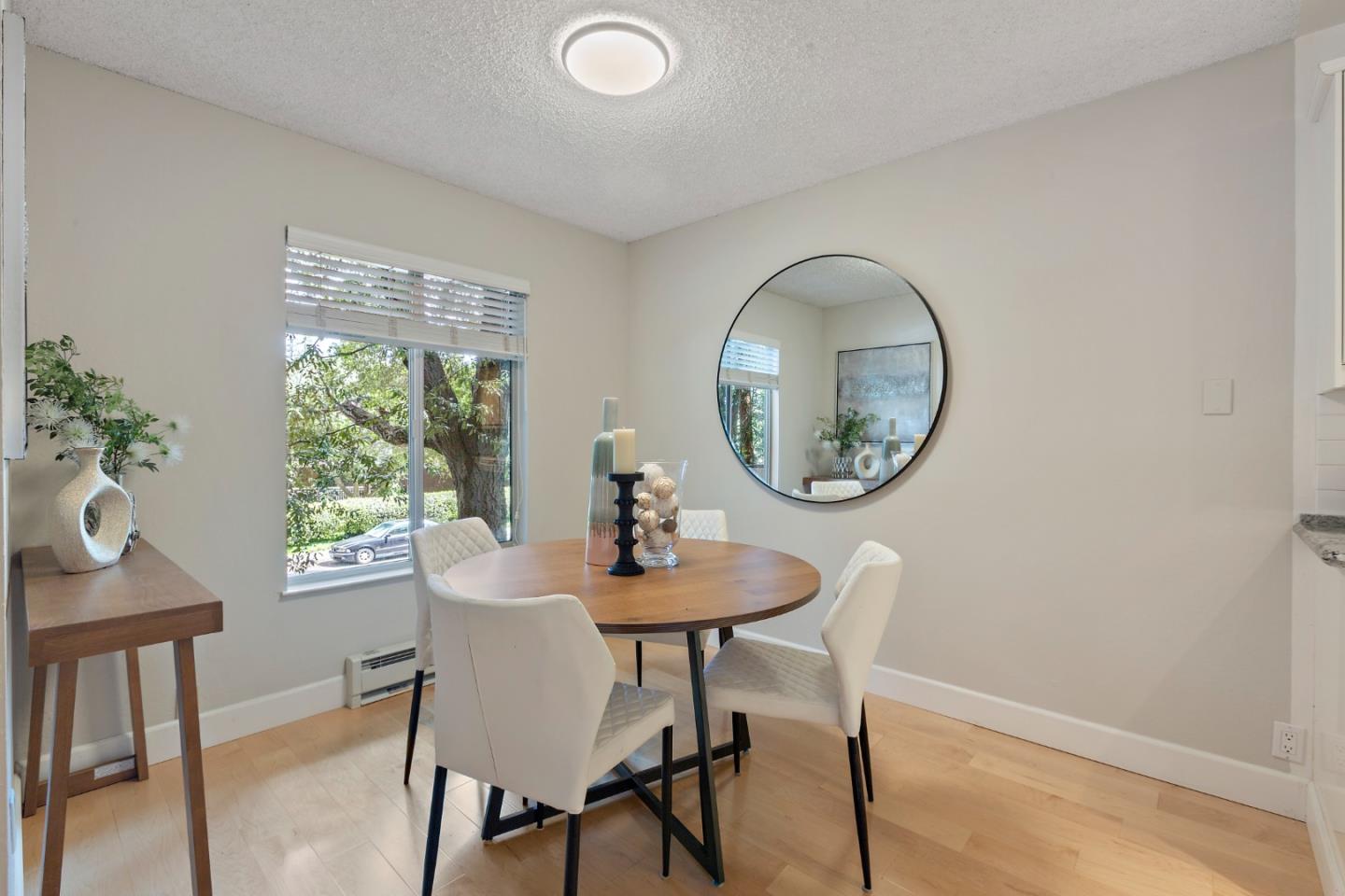 Detail Gallery Image 8 of 24 For 505 Cypress Point Dr #31,  Mountain View,  CA 94043 - 1 Beds | 1 Baths