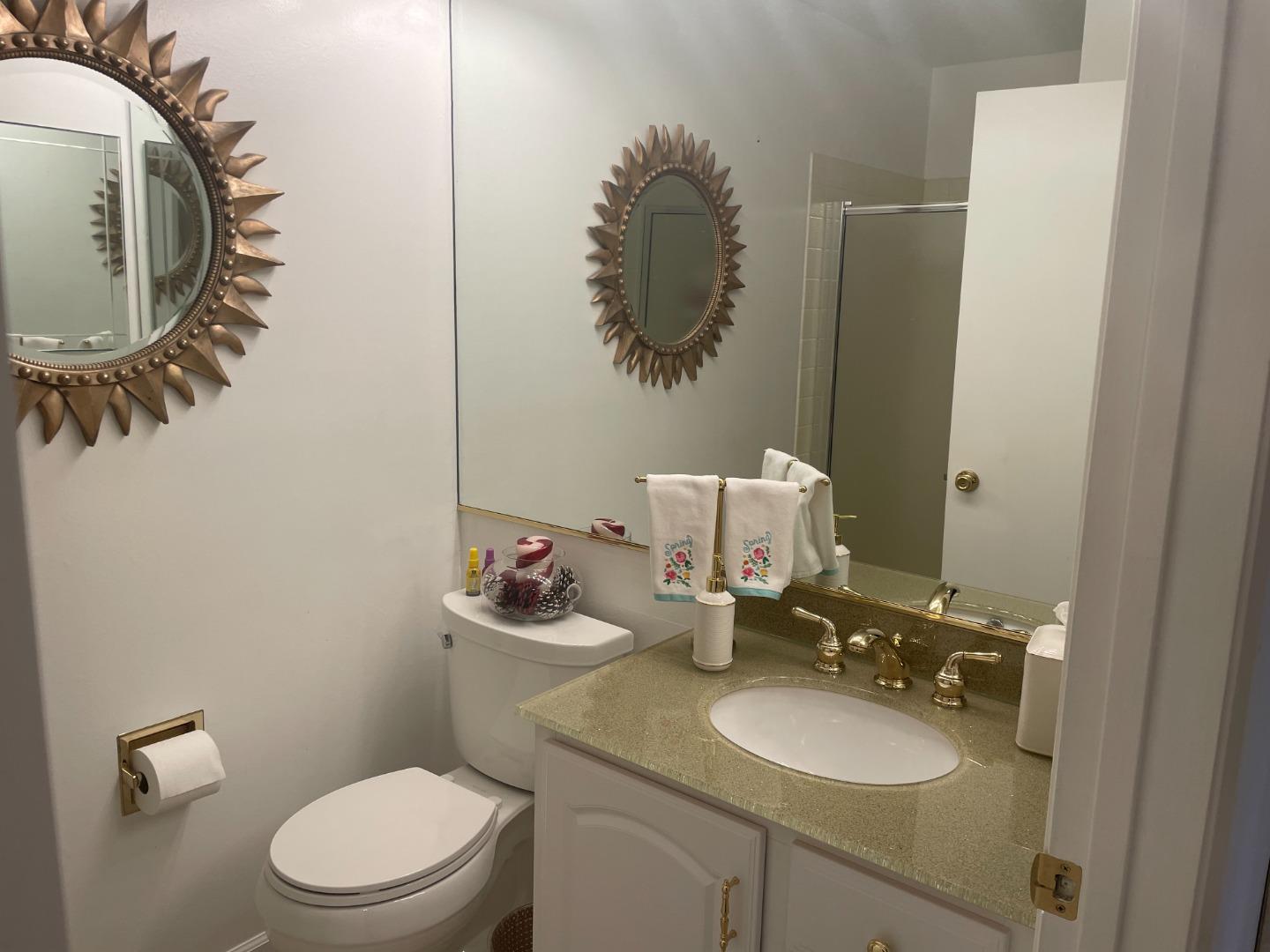 Detail Gallery Image 12 of 17 For 1810 Central Ave #201,  Alameda,  CA 94501 - 2 Beds | 2 Baths