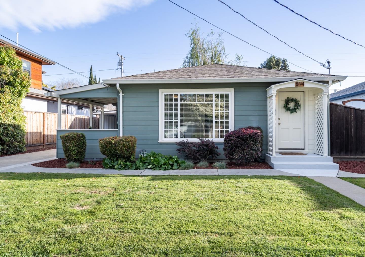 Photo of 894 W Iowa Ave in Sunnyvale, CA