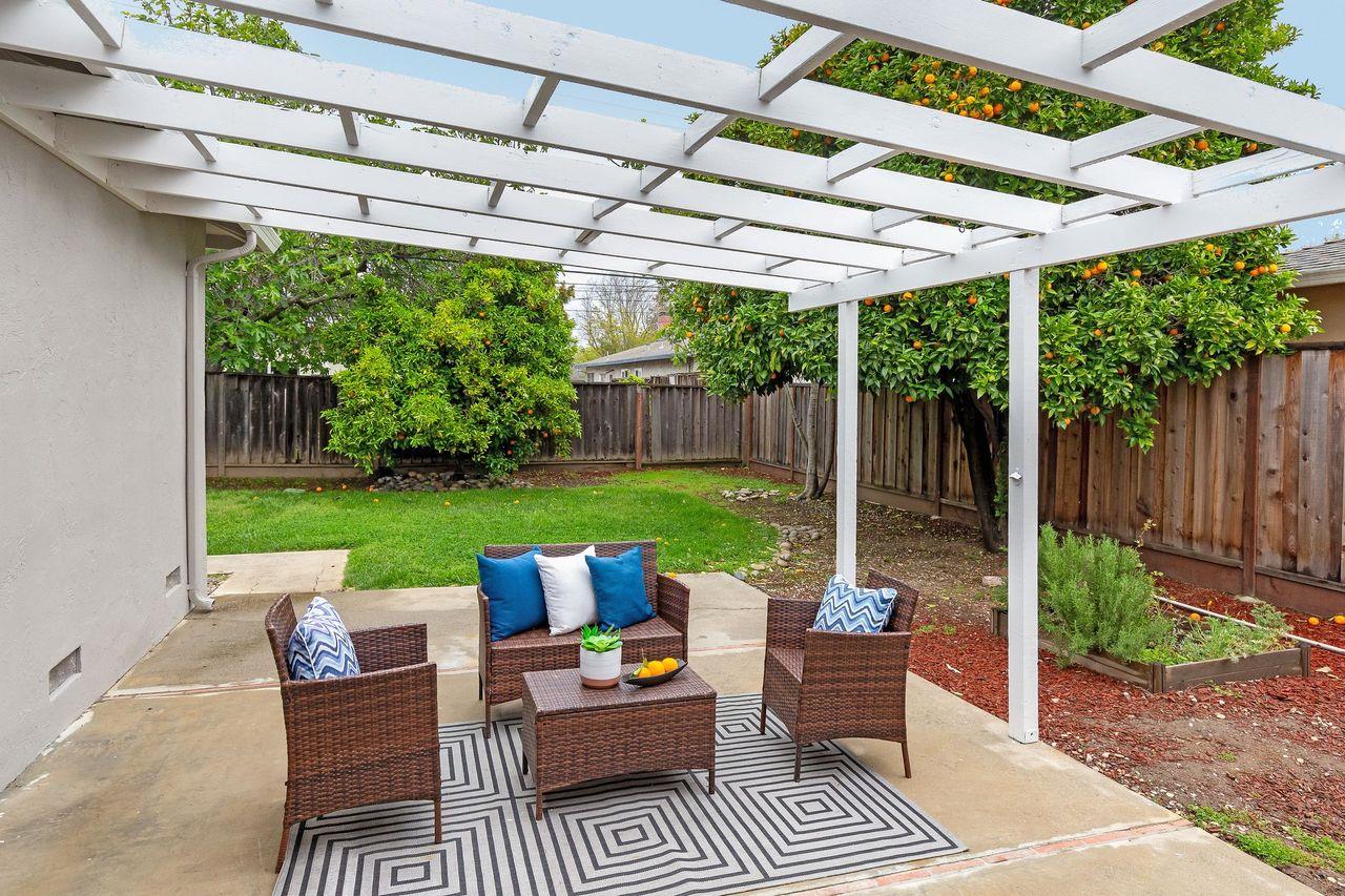 Detail Gallery Image 12 of 18 For 1466 Fields Dr, San Jose,  CA 95129 - 3 Beds | 2 Baths