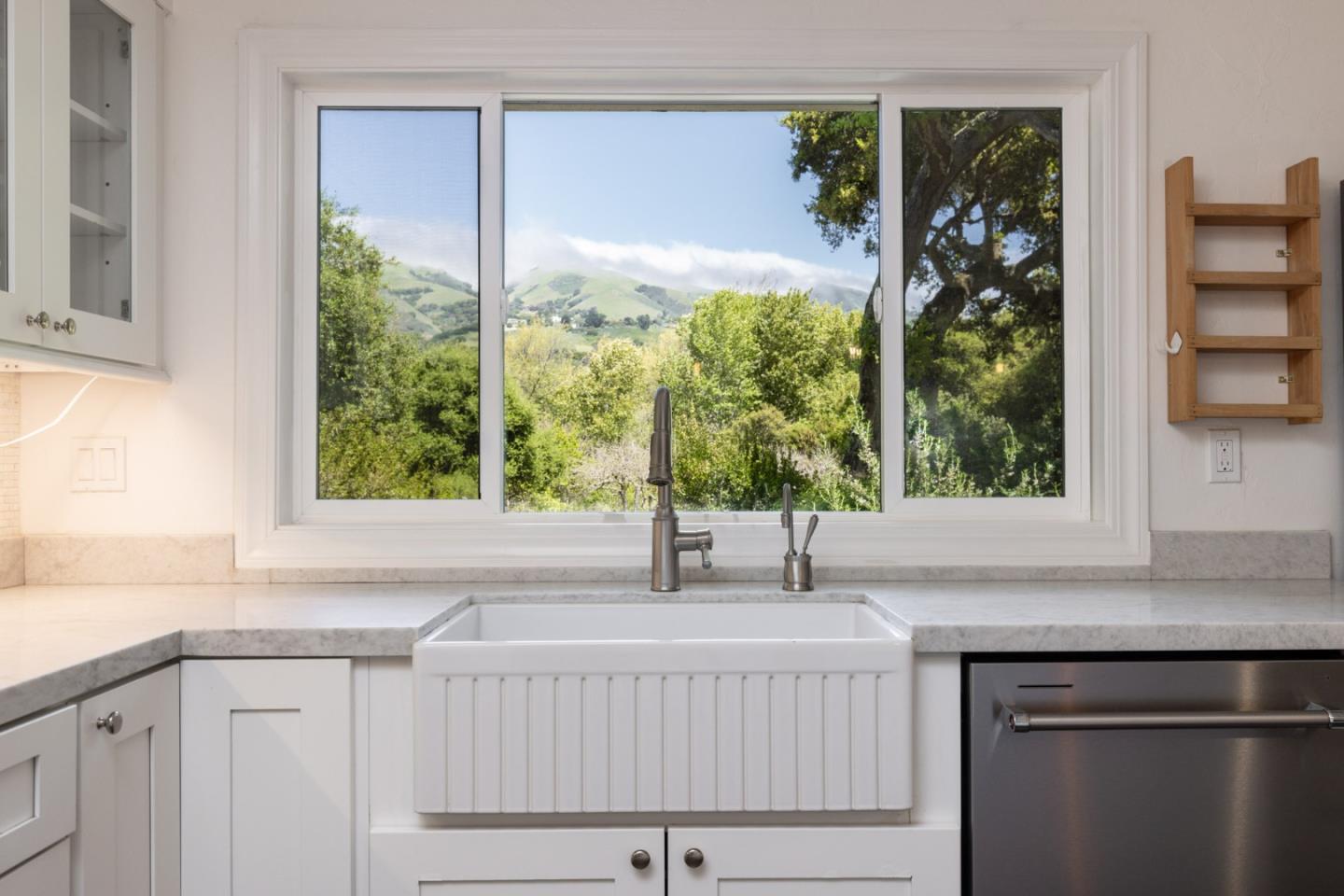 Detail Gallery Image 9 of 26 For 43 E Garzas Rd, Carmel Valley,  CA 93924 - 4 Beds | 2/1 Baths