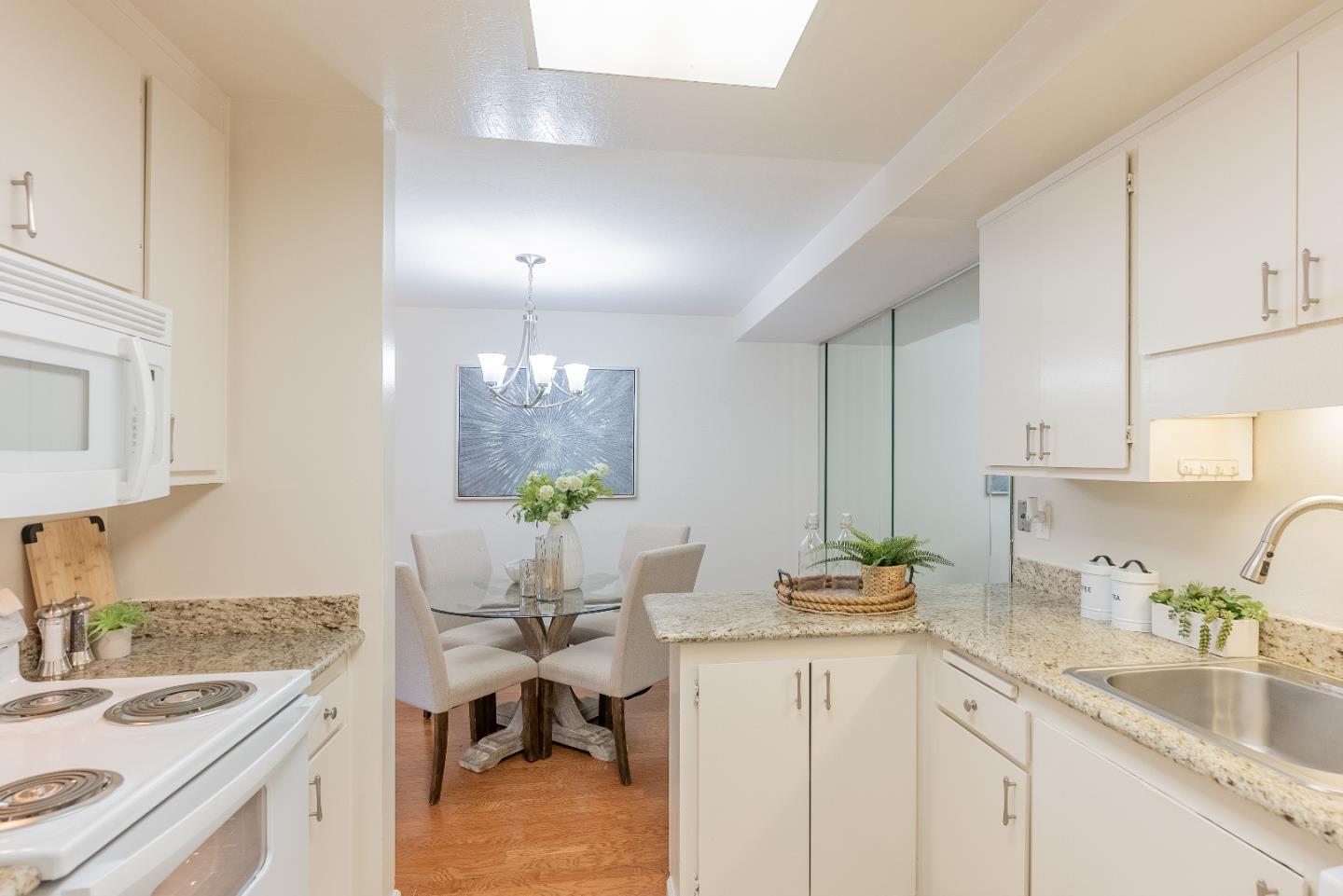 Detail Gallery Image 3 of 16 For 1720 Halford Ave #131,  Santa Clara,  CA 95051 - 2 Beds | 2 Baths