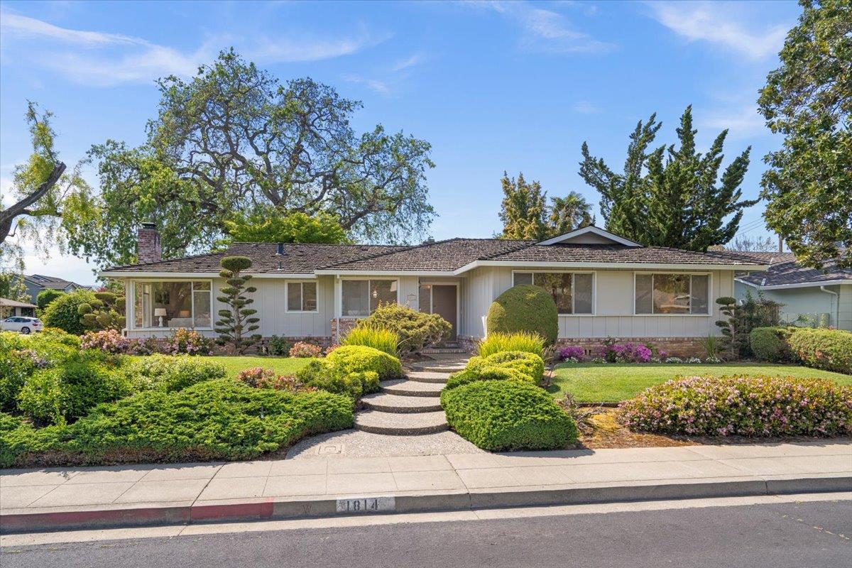 Detail Gallery Image 1 of 47 For 1814 Van Buren Cir, Mountain View,  CA 94040 - 3 Beds | 2/1 Baths