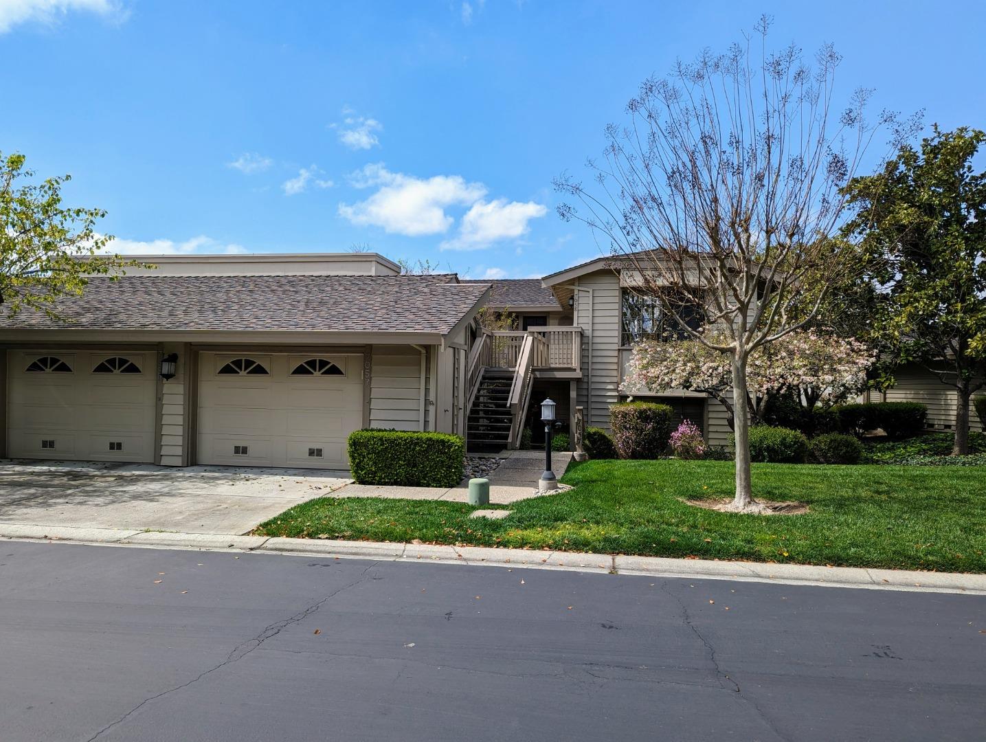 Detail Gallery Image 1 of 19 For 7057 via Belmonte, San Jose,  CA 95135 - 2 Beds | 2 Baths