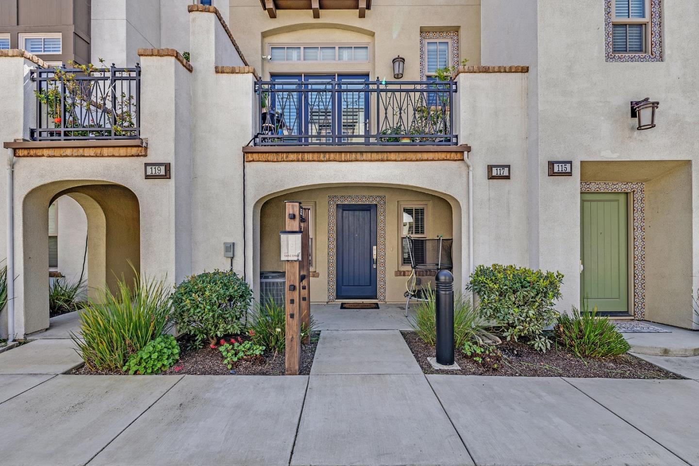 Detail Gallery Image 1 of 1 For 117 Sonoma Ter, Mountain View,  CA 94043 - 3 Beds | 2/1 Baths