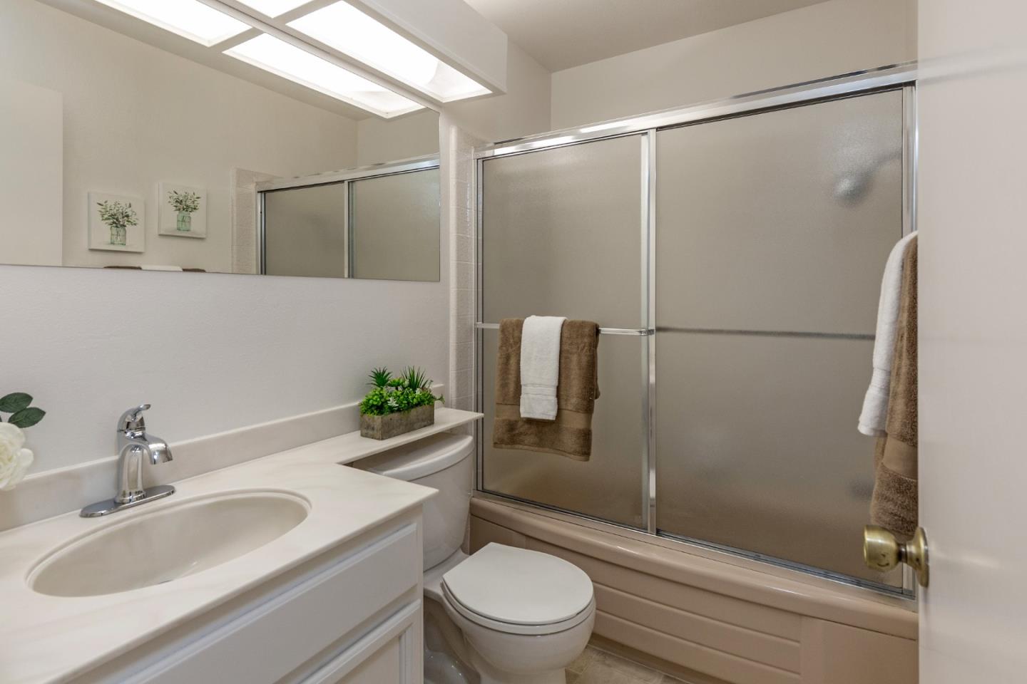 Detail Gallery Image 10 of 24 For 280 Easy St #105,  Mountain View,  CA 94043 - 2 Beds | 2 Baths