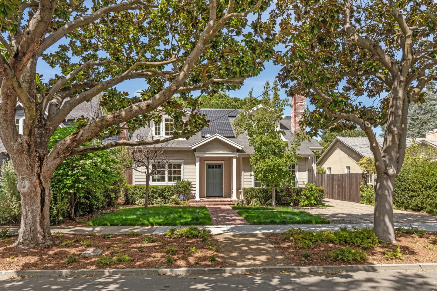 Detail Gallery Image 1 of 1 For 822 College Ave, Menlo Park,  CA 94025 - 4 Beds | 2/1 Baths