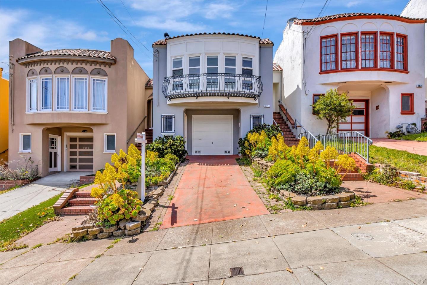Photo of 2575 14th Ave in San Francisco, CA
