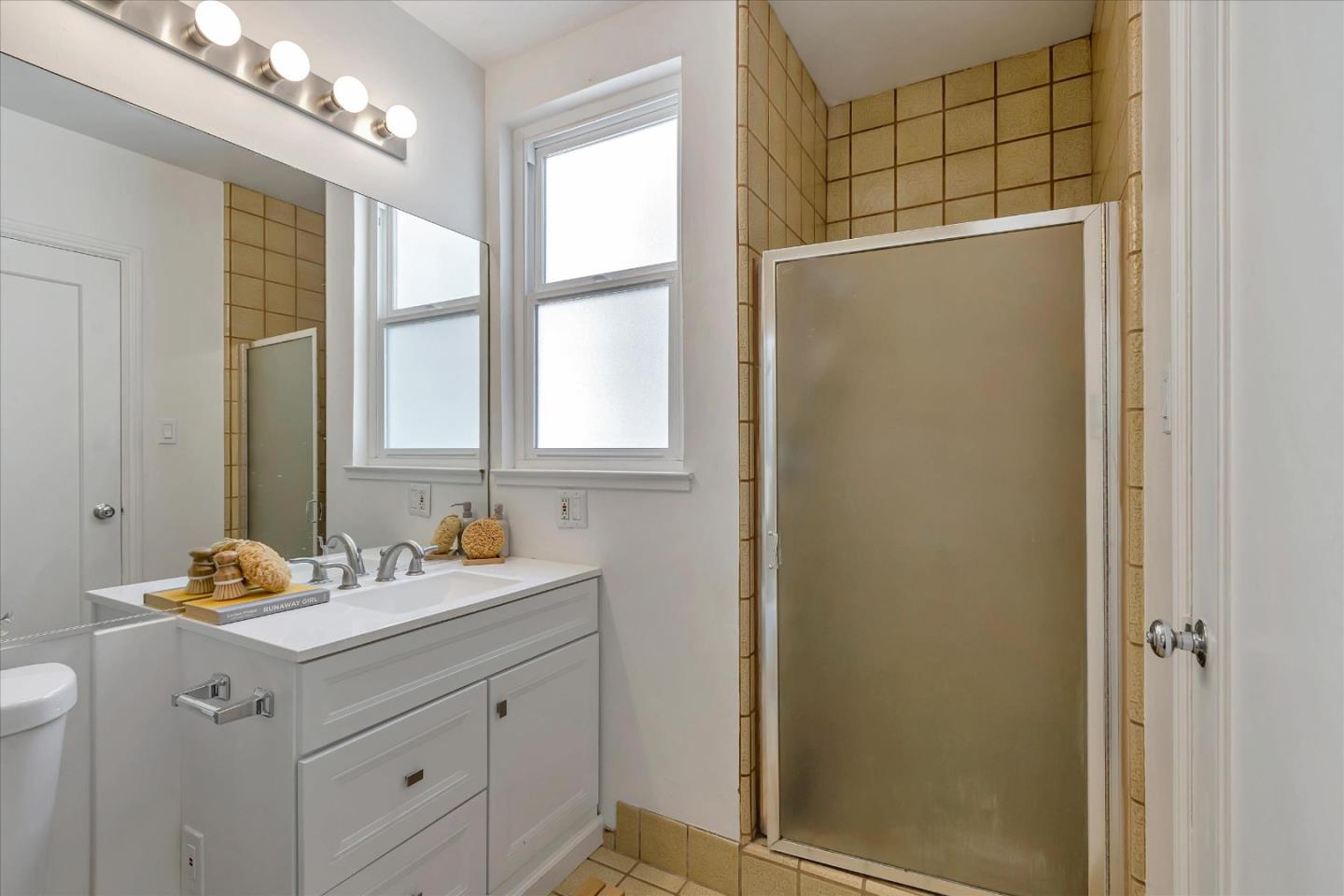 Detail Gallery Image 17 of 35 For 2575 14th Ave, San Francisco,  CA 94127 - 3 Beds | 2 Baths