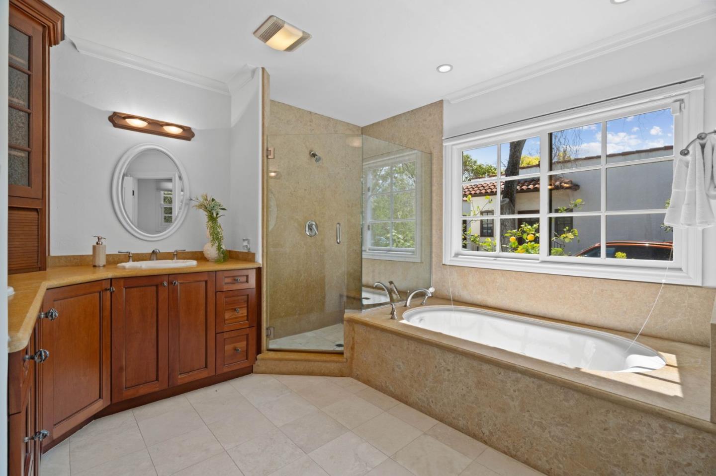 Detail Gallery Image 24 of 44 For 260 Miramonte Ave, Palo Alto,  CA 94306 - 4 Beds | 3/2 Baths