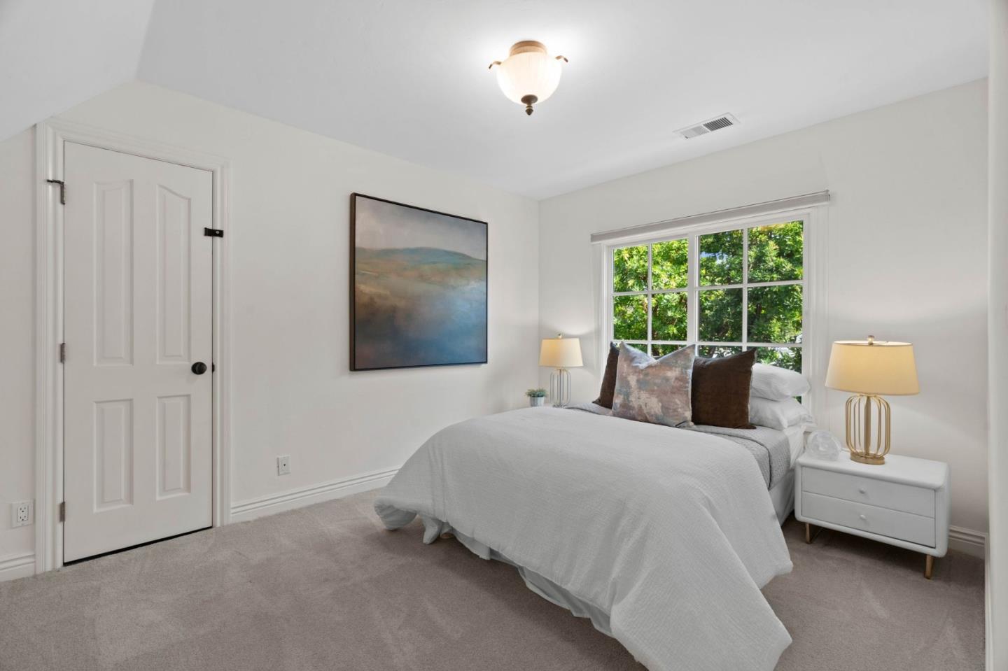 Detail Gallery Image 29 of 44 For 260 Miramonte Ave, Palo Alto,  CA 94306 - 4 Beds | 3/2 Baths