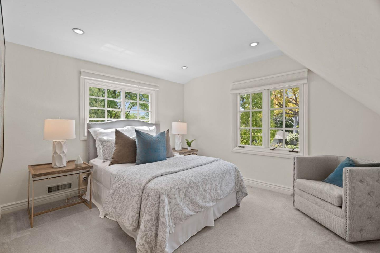 Detail Gallery Image 30 of 44 For 260 Miramonte Ave, Palo Alto,  CA 94306 - 4 Beds | 3/2 Baths