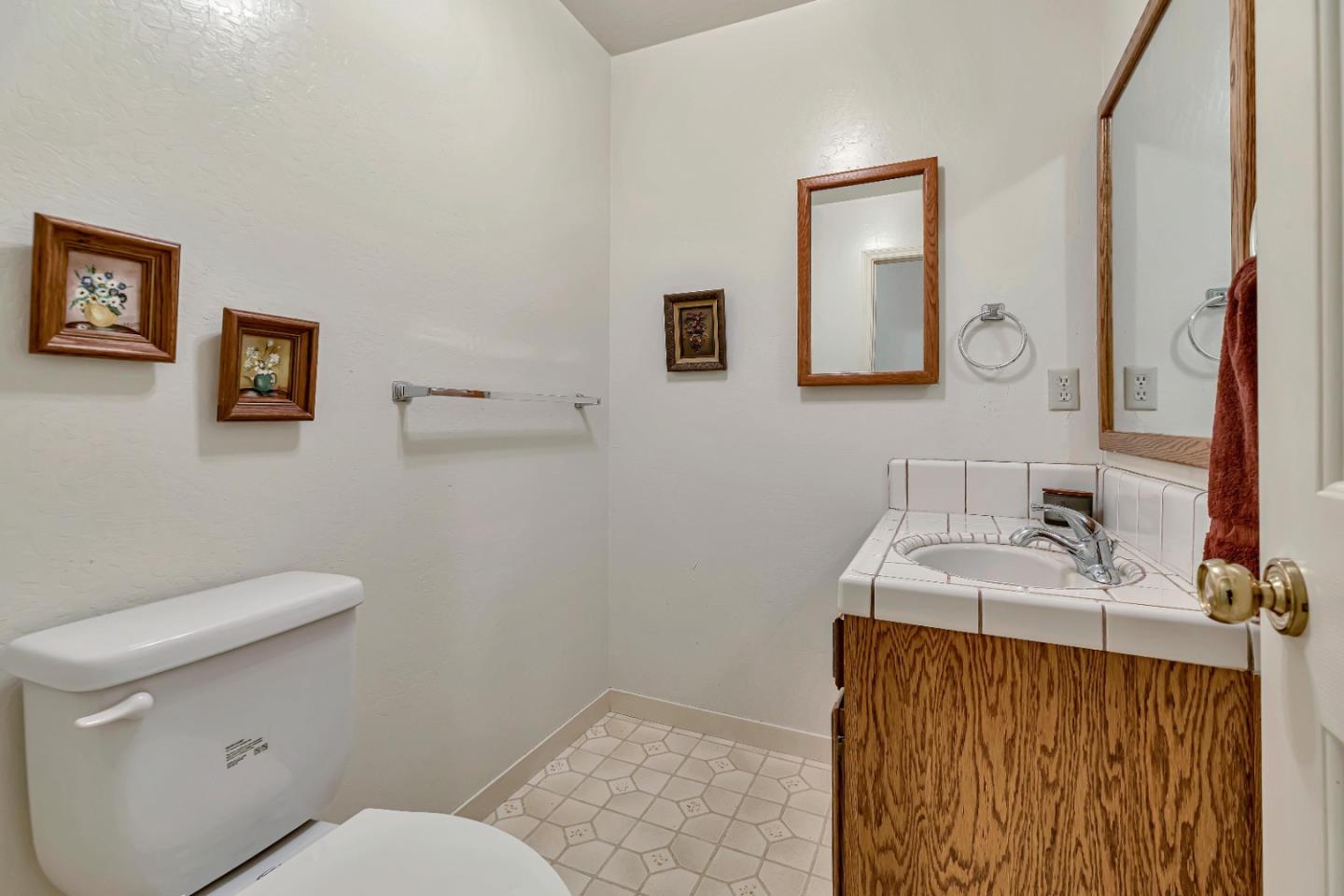 Detail Gallery Image 32 of 46 For 680 Ridgemark Dr, Hollister,  CA 95023 - 3 Beds | 2/1 Baths