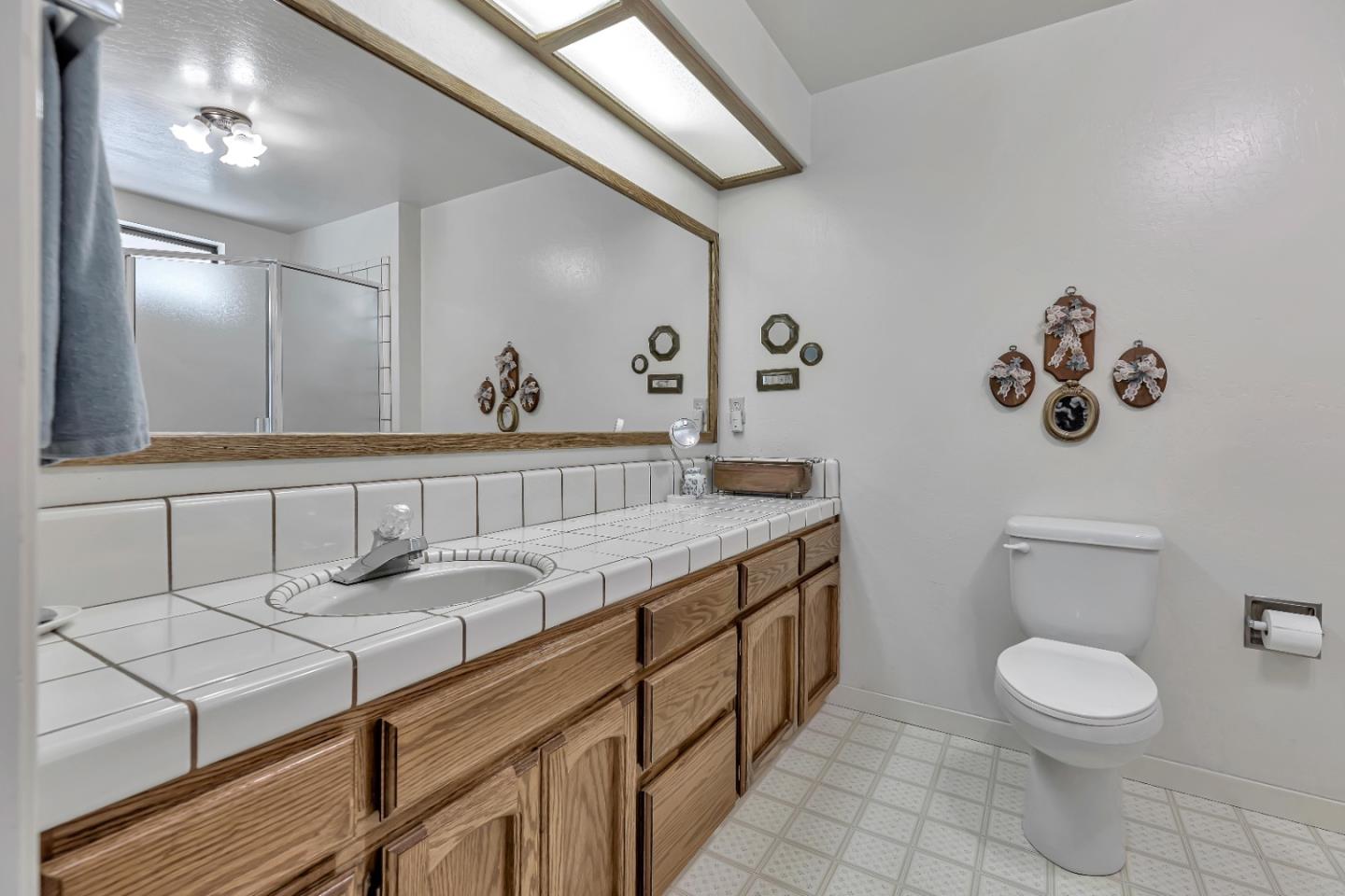 Detail Gallery Image 34 of 46 For 680 Ridgemark Dr, Hollister,  CA 95023 - 3 Beds | 2/1 Baths