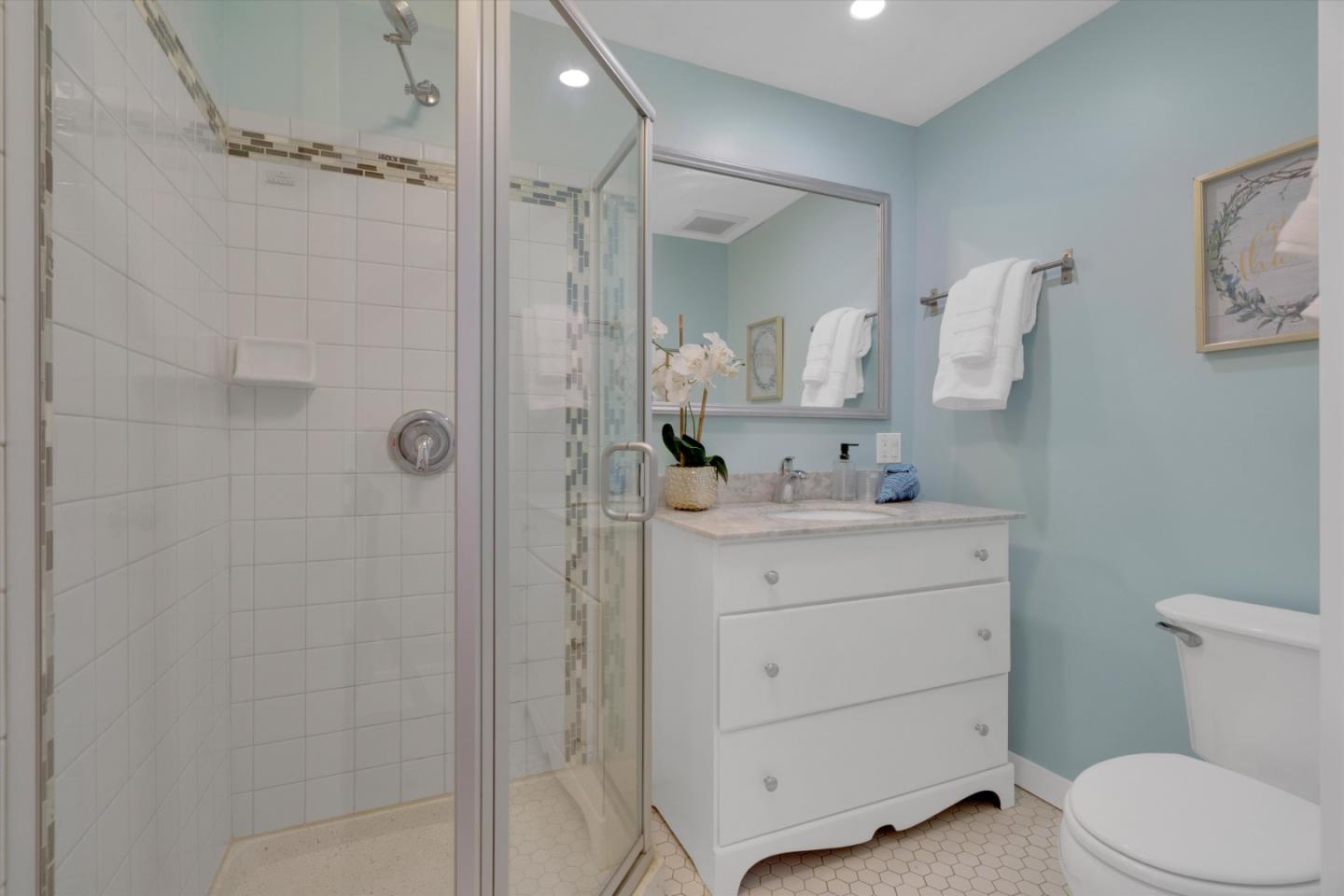 Detail Gallery Image 15 of 21 For 472 Valle Vista Ave, Oakland,  CA 94610 - 2 Beds | 2 Baths