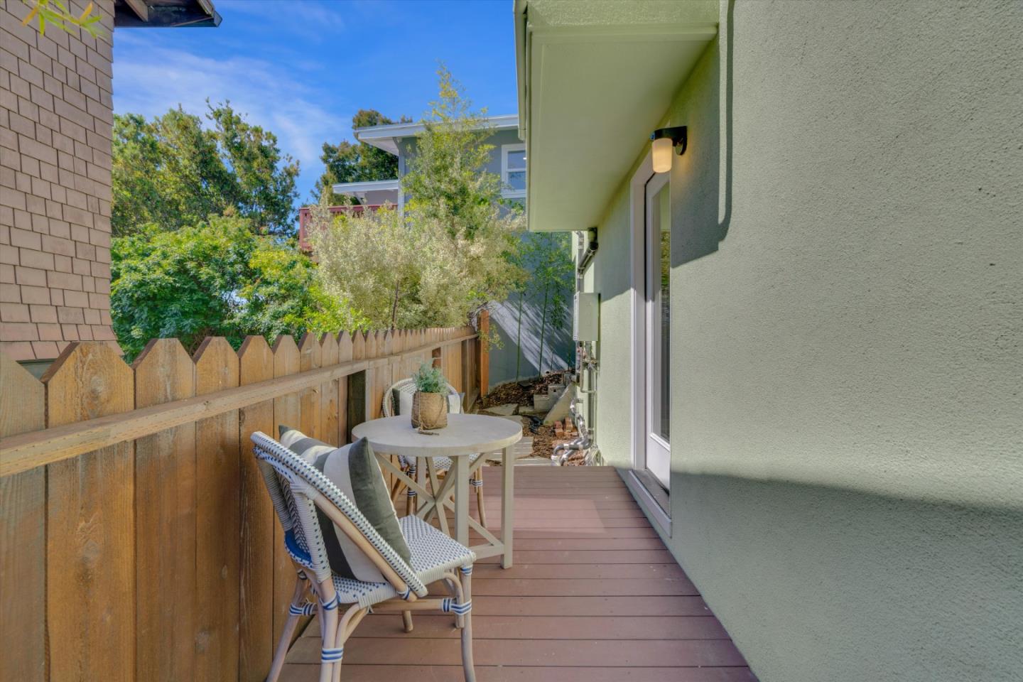 Detail Gallery Image 17 of 21 For 472 Valle Vista Ave, Oakland,  CA 94610 - 2 Beds | 2 Baths