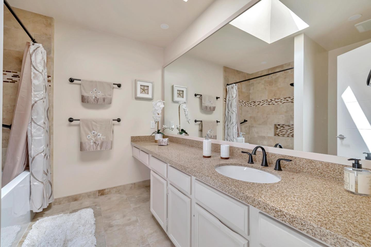 Detail Gallery Image 39 of 61 For 2333 Hastings Dr, Belmont,  CA 94002 - 3 Beds | 2/1 Baths