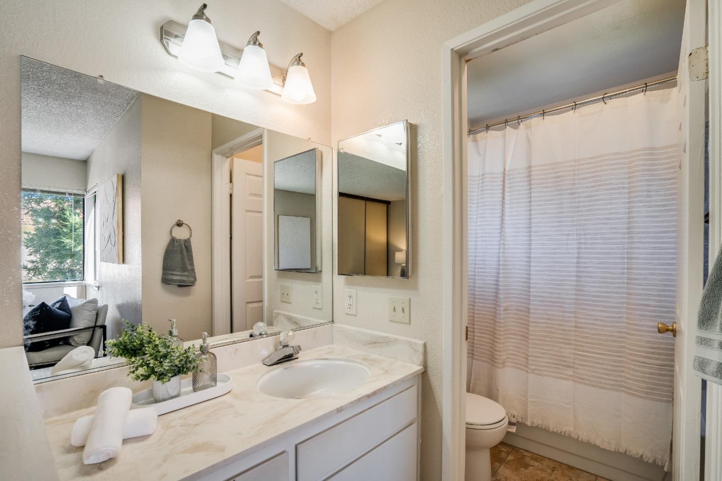 Detail Gallery Image 25 of 41 For 5454 Colony Green Dr, San Jose,  CA 95123 - 2 Beds | 2/1 Baths